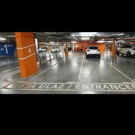 Waterfront Tower * ベオグラード