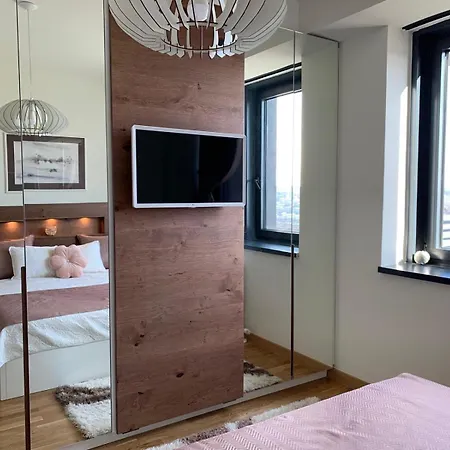 Waterfront Tower Διαμέρισμα *